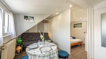 1 chambre, fer et planche Ă repasser, Wi-Fi gratuit, draps fournis