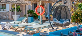 Holiday Home 'La Playita' with Sea View, Pool, Garden & Wi-Fi