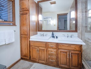 Bathtub, hair dryer, towels