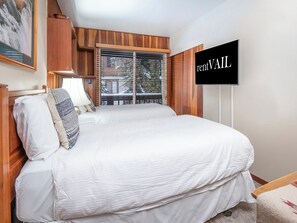 4 室のベッドルーム、WiFi、ベッドシーツ