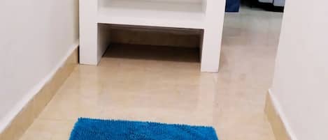 Apartment, 1 Bedroom, Smoking, Patio | Interior