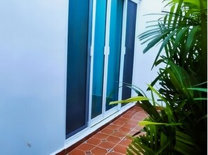 Apartment, 1 Bedroom, Smoking, Patio | Property grounds