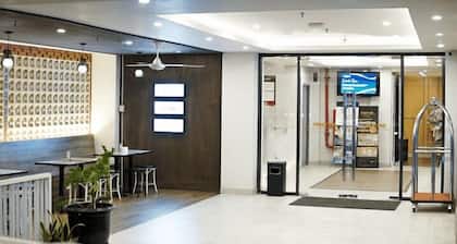 Front One Boutique Hotel Taman Anggrek