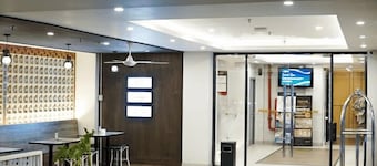 Front One Boutique Hotel Taman Anggrek