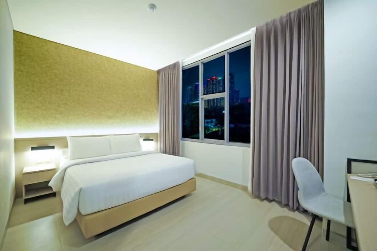 1 bedroom, in-room safe, iron/ironing board, free WiFi