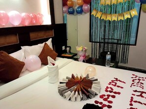Premium bedding, free WiFi, bed sheets