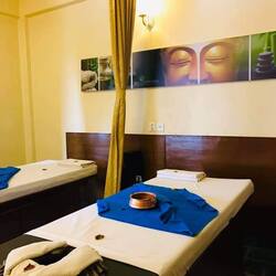 Massages des tissus profonds, massages thaïs, massages sportifs