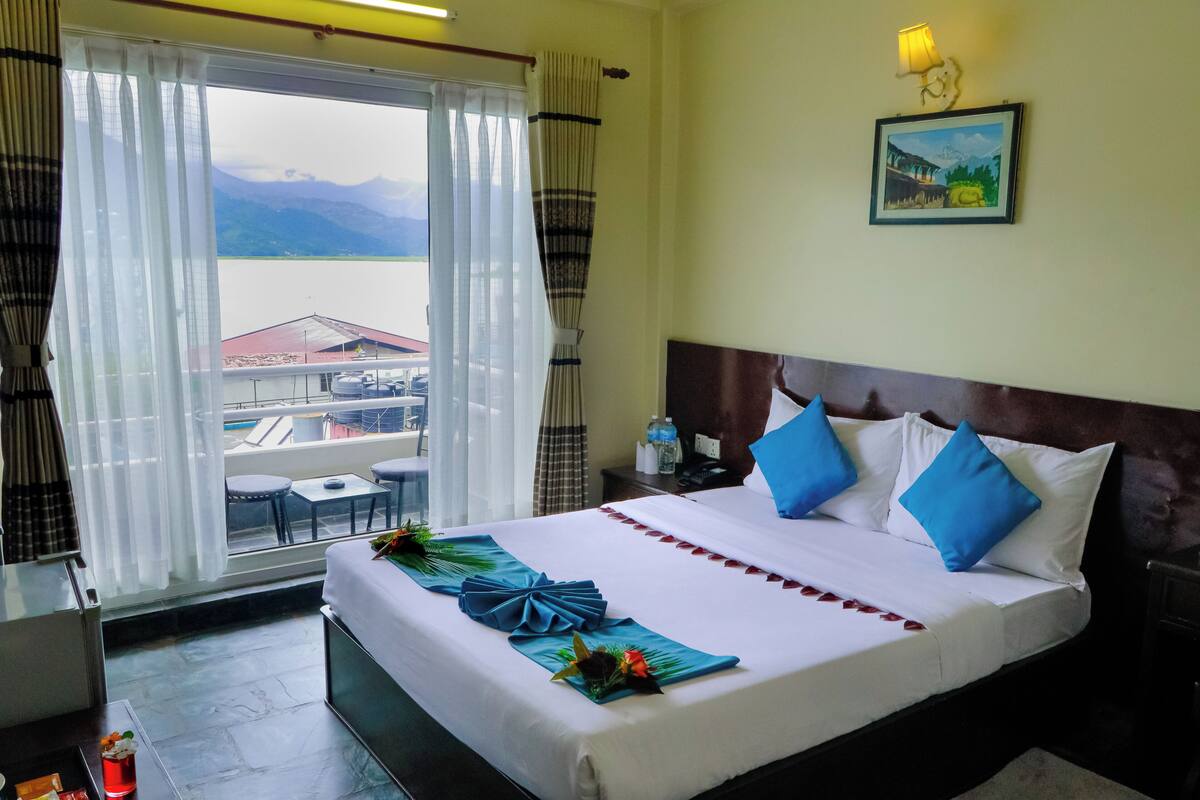 Deluxe-Doppelzimmer, Seeblick | Hochwertige Bettwaren, kostenloses WLAN, Bettwäsche