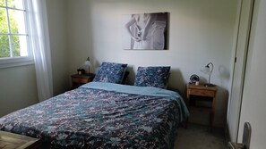 2 habitaciones, escritorio, tabla de planchar con plancha y wifi 