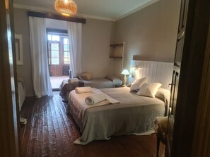 8 Schlafzimmer, Reisekinderbett, WLAN, Bettwäsche