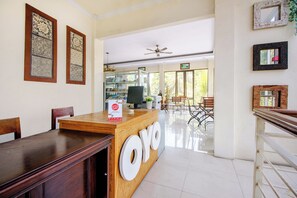Reception - Super OYO 250 De'gadri Ndalem (Kasihan)