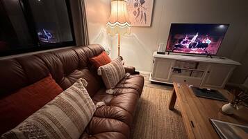 Smart TV, fireplace, video games