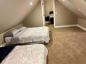 5 Schlafzimmer, Schreibtisch, Bügeleisen/Bügelbrett, kostenloses WLAN