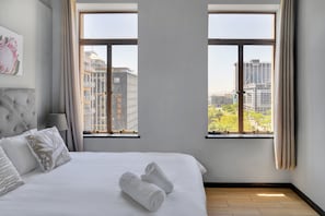 Suite, 2 habitaciones | Decoración personalizada y muebles diferentes 