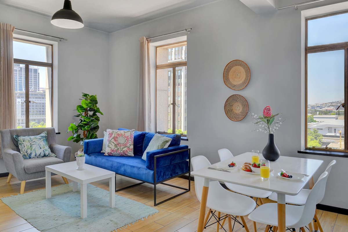 Suite, 2 Bedrooms | Living area | 32-inch Smart TV with digital channels, streaming services