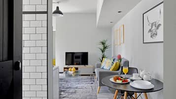 Suite Deluxe | Con stile personalizzato, con arredamento individuale, postazione laptop