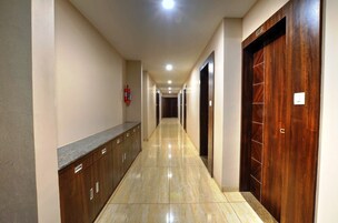 Deluxe Room | Living area