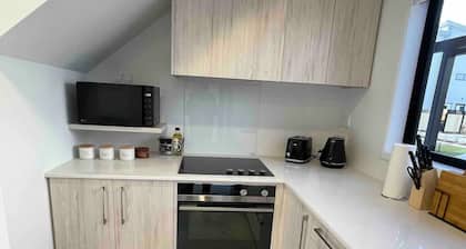 Coastal Sanctuary - Brand New Modern Townhouse