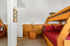 3 chambres, fer et planche à repasser, Wi-Fi gratuit, draps fournis