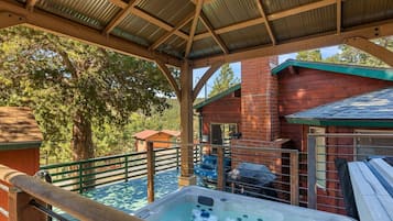 Tina de hidromasaje al aire libre