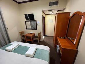 Standard Studio | In-room safe, individually furnished, laptop workspace, free WiFi - Al Jazeerah Hotel (Sharjah)