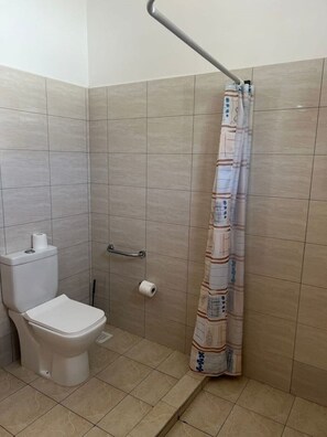 Shampoo, toilet paper - A cozy, safe, budget freindly cottage near the beach (Watamu,kilifi County)