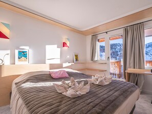 4 bedrooms, free WiFi, bed sheets