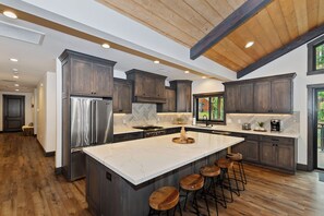 Fridge, microwave, oven, stovetop - Living The Dream By Destination Big Bear: Newly Built High End Modern Mountain Home! Game Room! Hot Tub! (Big Bear Lake)