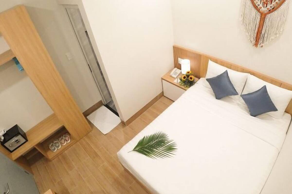 In-room safe, desk, blackout drapes, soundproofing