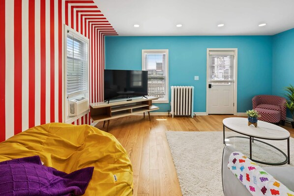 TV