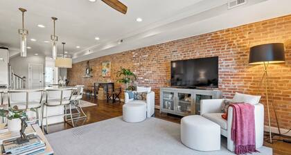 Luxury 3-level 3BR with roof deck, balcony, garage