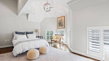 3 Schlafzimmer, Schreibtisch, Bügeleisen/Bügelbrett, WLAN