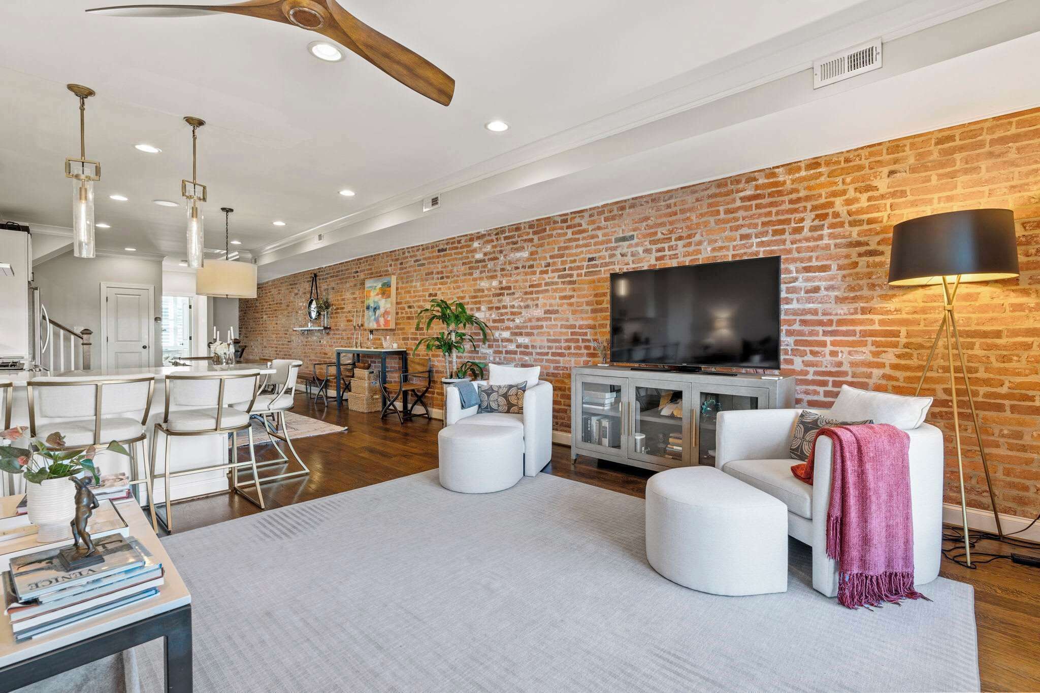 TV, stereo, offices