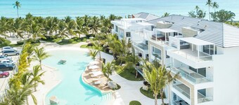 Luxurious Aqua Esmeralda Apartment directly on the beach. Your perfect holiday.