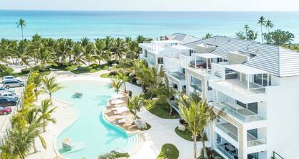 Luxurious Aqua Esmeralda Apartment directly on the beach. Your perfect holiday.