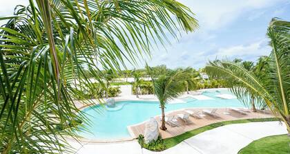 Luxurious Aqua Esmeralda Apartment directly on the beach. Your perfect holiday.