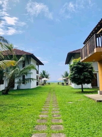 Garden view. Muthumuni Ayurveda Beach Resort
