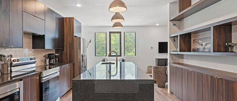 Coffee/tea maker, fridge, microwave, oven