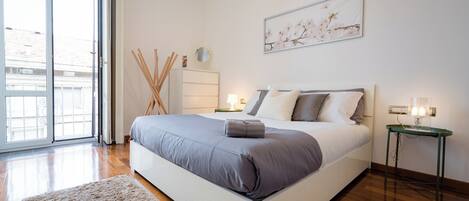 1 bedroom, individually decorated, individually furnished