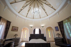 Individually decorated, individually furnished, desk, iron/ironing board - The House (Byurakan)