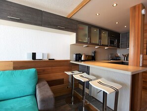 Interior - Avoriaz: Cozy apartment for 4, balcony, WiFi, TV, ski locker (Avoriaz)