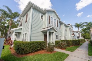 Exterior - Amazing 4bdr house in Disney! (Osceola County)