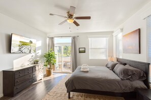 4 عدّة غرف نوم وواي فاي مجانًا وملاءات أسرّة