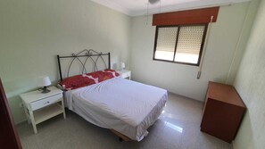 4 Schlafzimmer, Bügeleisen/Bügelbrett, WLAN, Bettwäsche