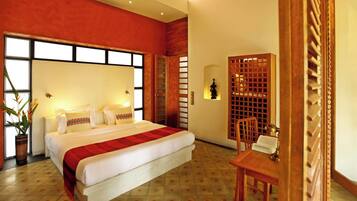 Villa | 3 bedrooms, in-room safe, blackout drapes, free WiFi