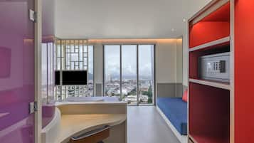 Kamar Deluks, Beberapa Tempat Tidur, pemandangan kota | Seprai premium, selimut bulu angsa, busa memori, dan minibar