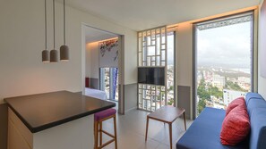 Suite, 1 King-Bett, Stadtblick