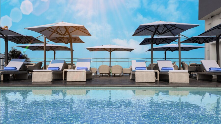 Wink Hotel Tuy Hoa Beach - 24hrs stay & Rooftop Pool Bar