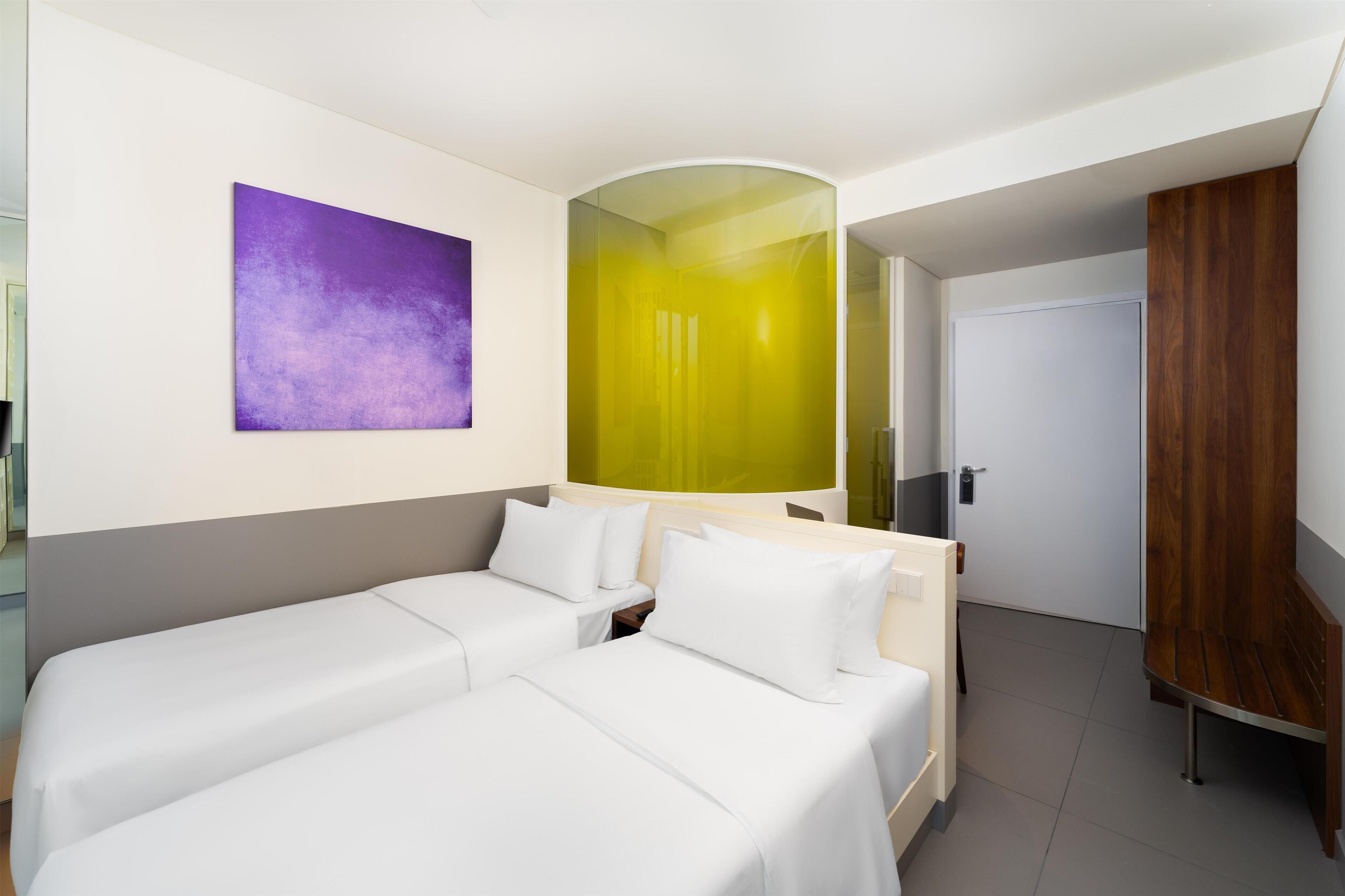 Room, 2 Twin Beds | Premium bedding, down comforters, memory foam beds, minibar