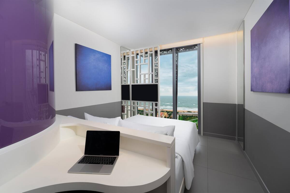 Room, 1 Queen Bed, Ocean View | Premium bedding, down comforters, memory foam beds, minibar